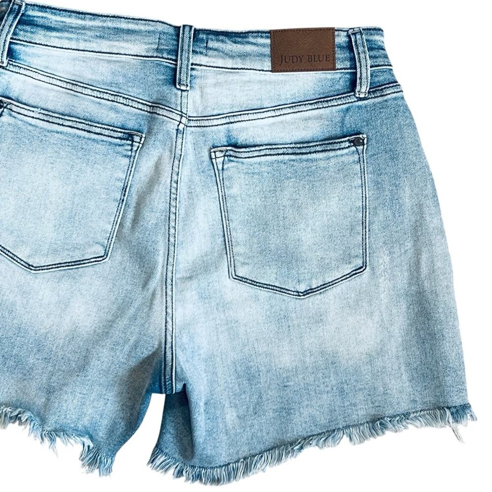 Judy Blue Women’s 1X High Rise Cutoff Denim Dad Shorts Jenny Stretch Light Wash - Picture 12 of 14